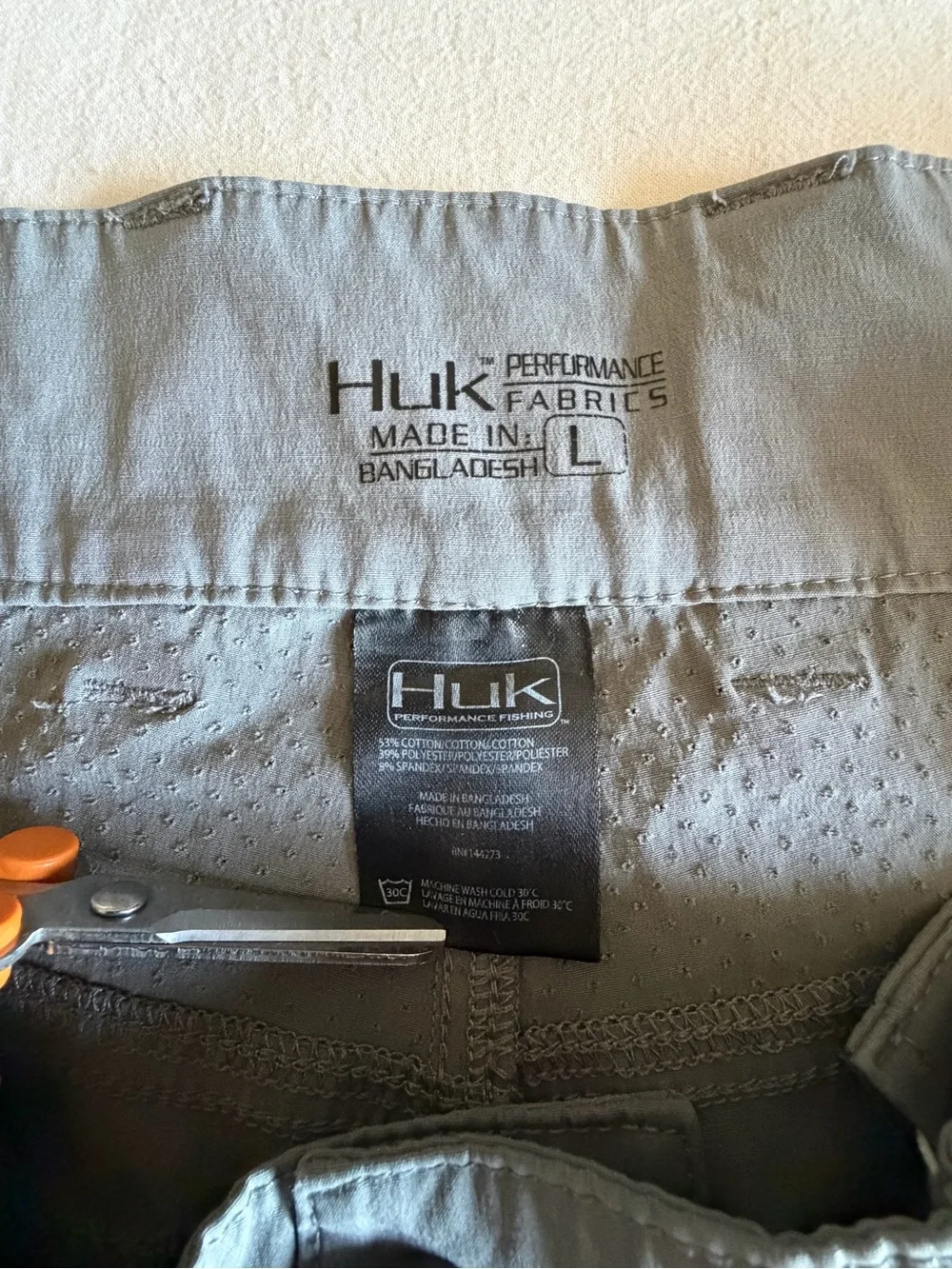 Huk Performance Fabrics Men's Gray Grey 10.5”Cargo Fishing Shorts L 36W Pockets